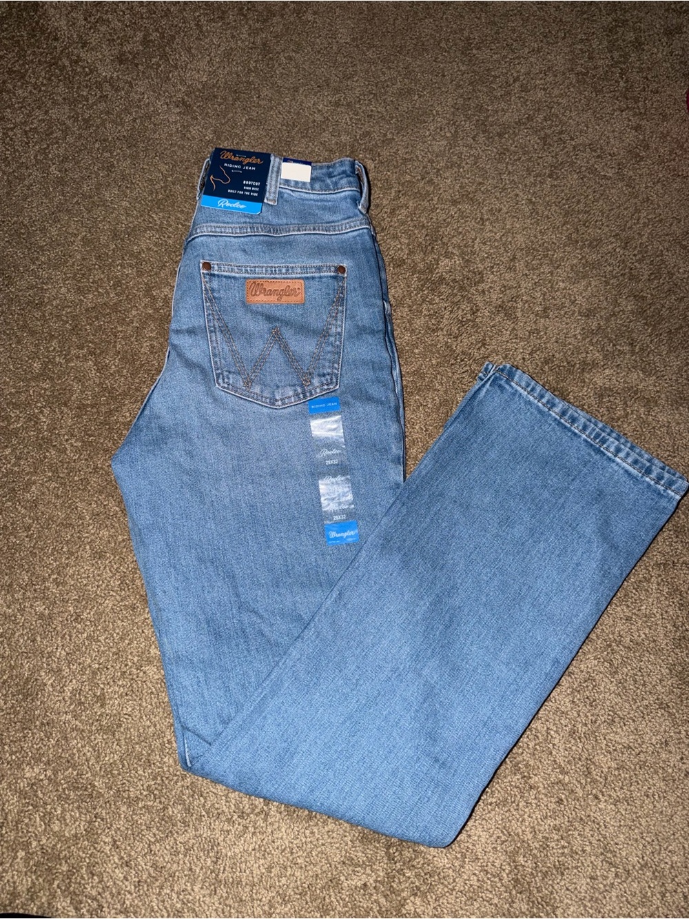 Wrangler Womenโs Boot Cut Riding Jeans size 29x32